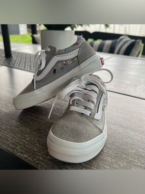 Vans Old Skool Garden Party Gray Embroidered Sneakers - 11.5 Kids